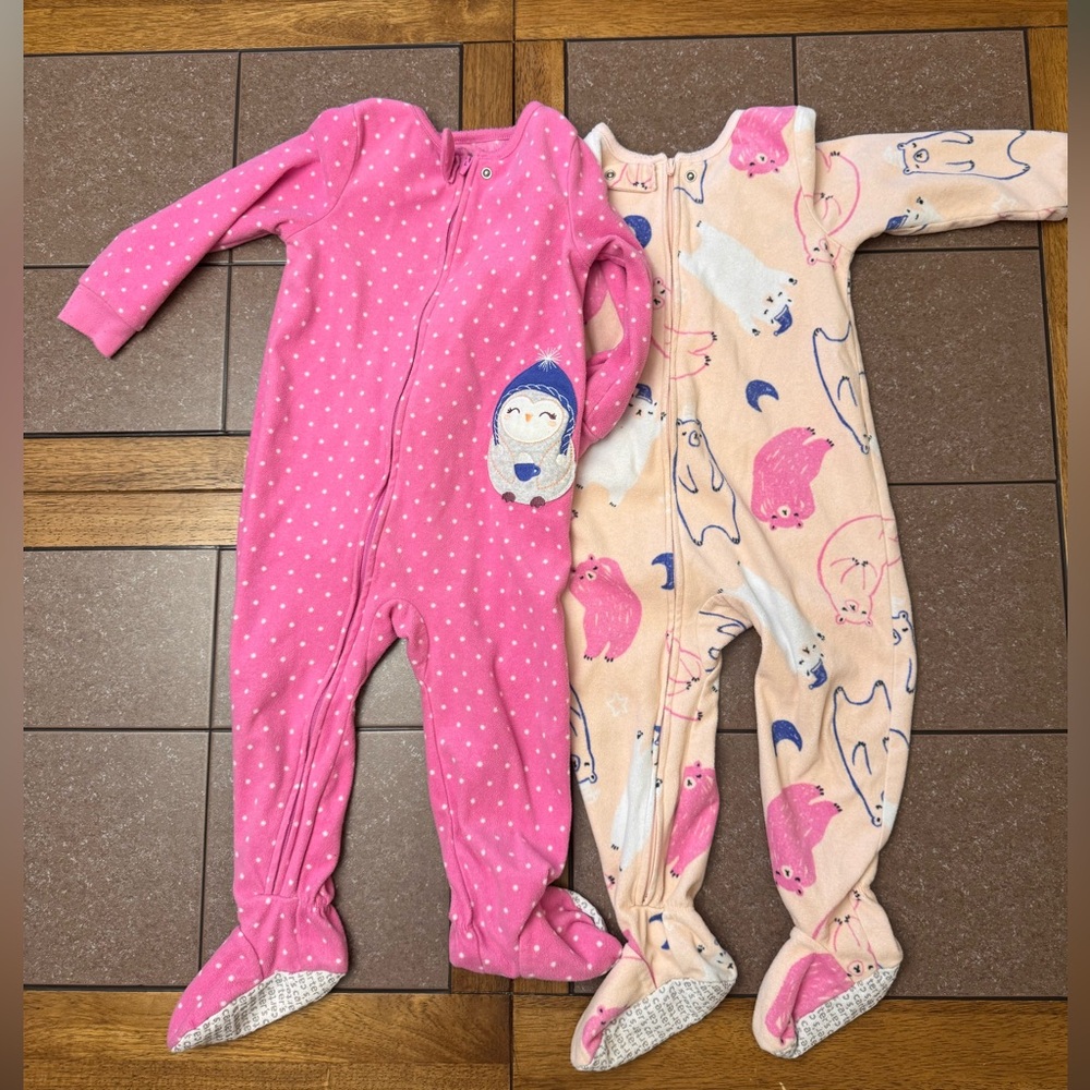 3/. $20 Carter’s 2T Fuzzy Pyjamas Lot